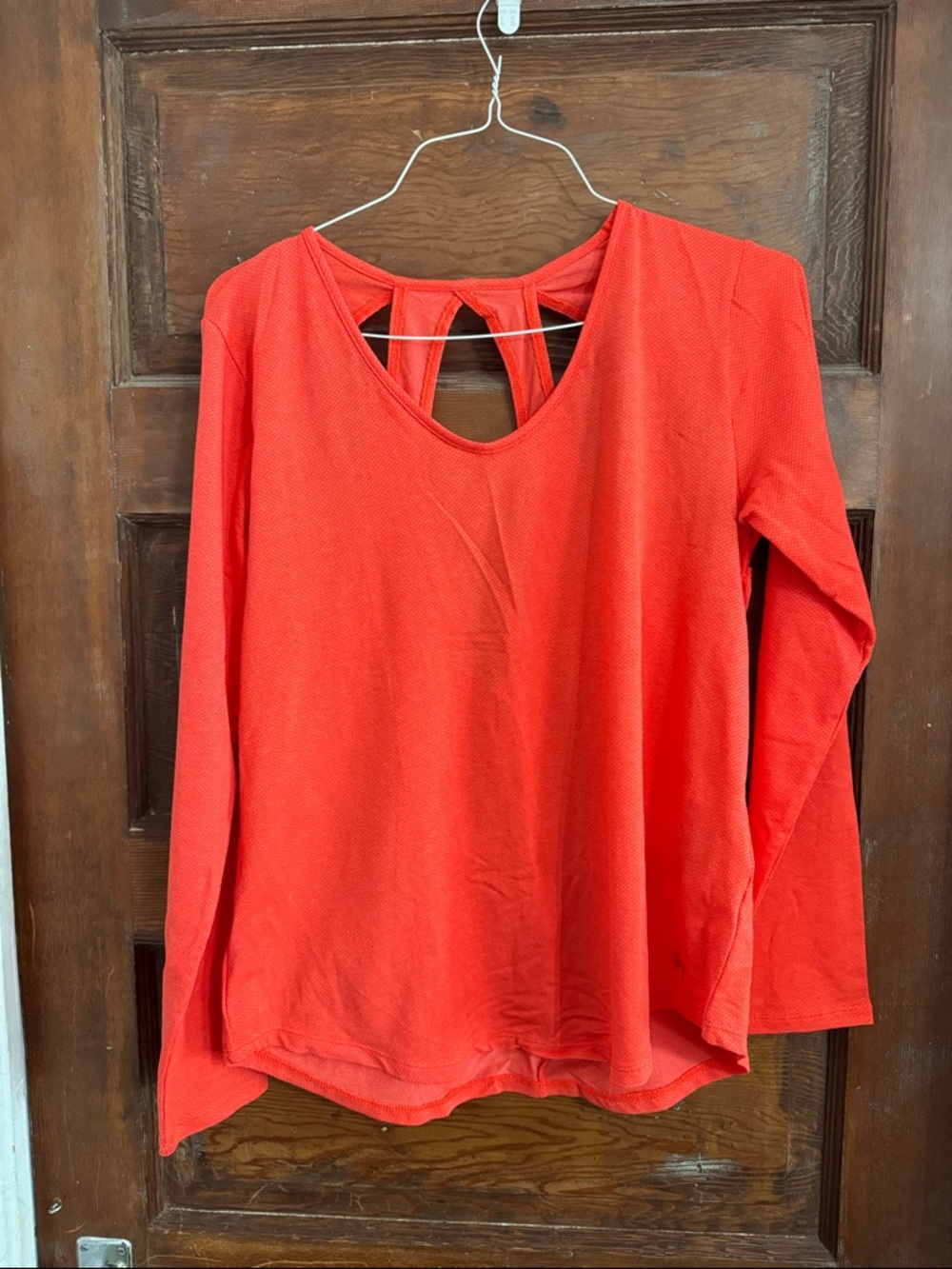 Under Armour Women’s Long Sleeve Keyhole Back Top - Coral size L
